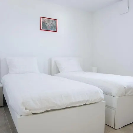 Apartma Papillon Апартаменти