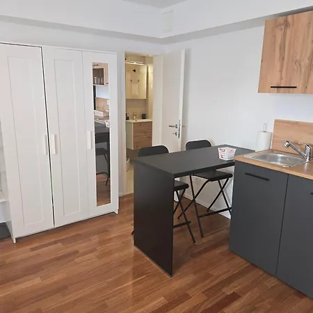 Apartma Papillon Апартаменти