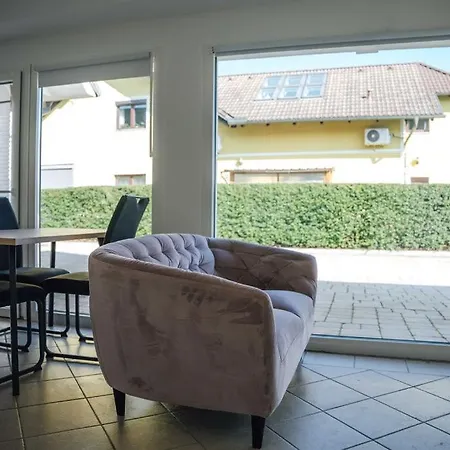 Апартаменти Apartma Papillon *